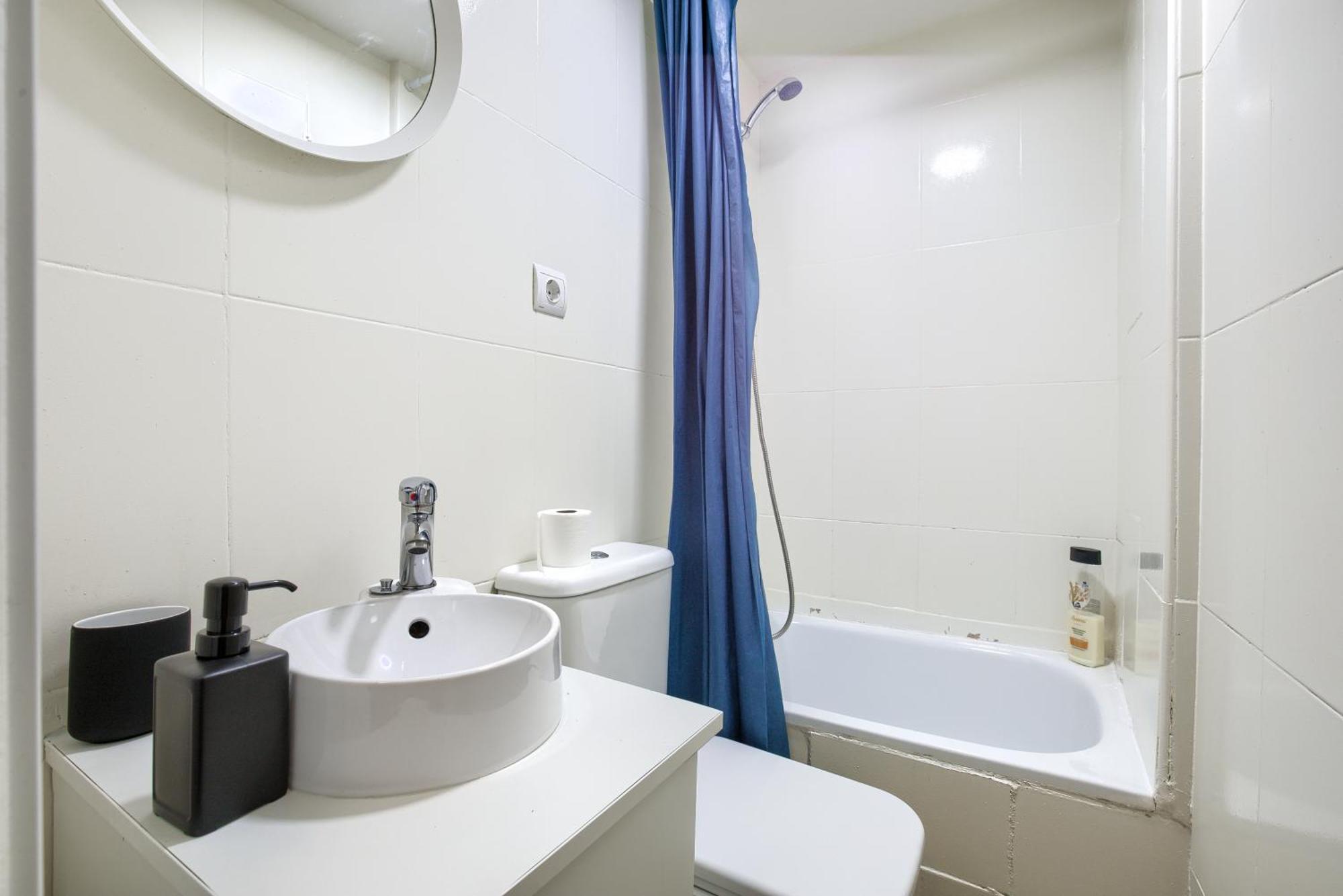 Intimo Estudio En Madrid, Centro, 2Pax, Wifi & Tv Εξωτερικό φωτογραφία